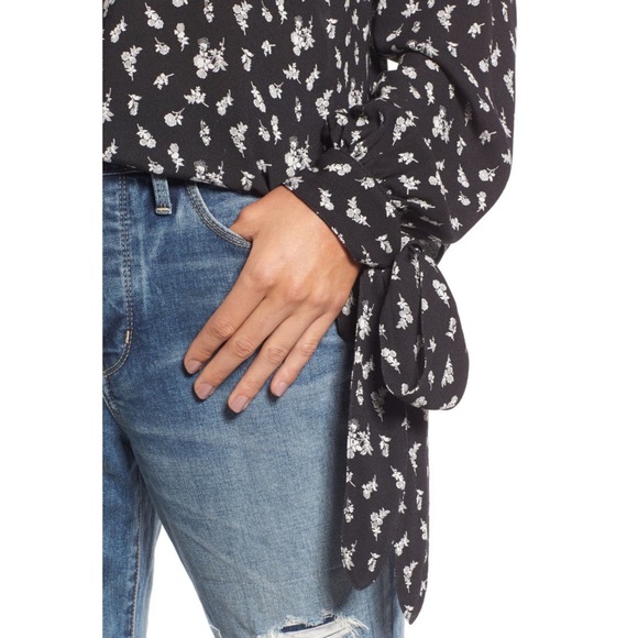 Hinge Long Tie-Sleeved Blouse - Picture 5 of 10